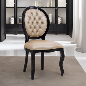 Cadeira Medalhão III Lisa com Capitonê - Preta com Facto Dourado + Cores